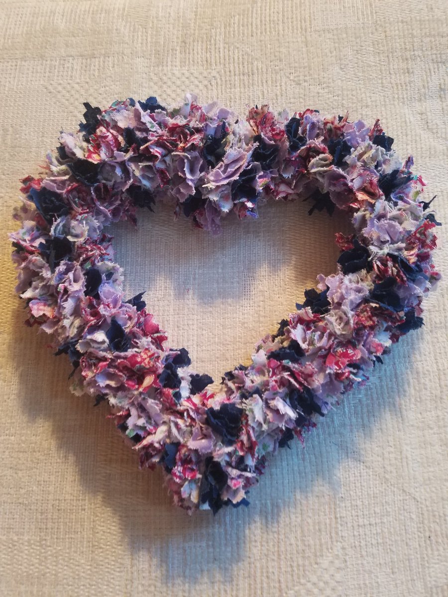 SerceNeptuna's tweet photo. Been working hard on some arts and crafts lately! These ones are for my closest friends, but would anyone be interested in buying something like this? https://t.co/Tk3PcZNipH