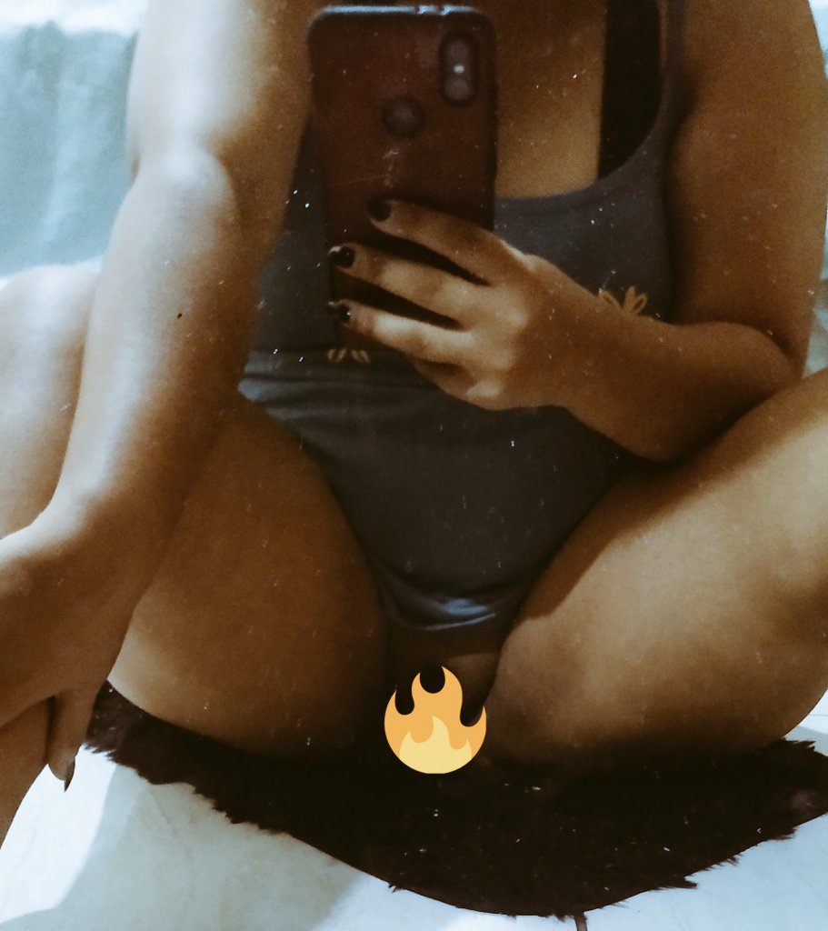bitch_ocean's tweet photo. Alguém me manda um mimo? Tô tão carente... 😞🥺

#xoxotaaward 
#façaumagostosafeliz
#sugarbaby
#mimo

My Picpay: @bitch_oceangirl https://t.co/kLXK6OnqdV