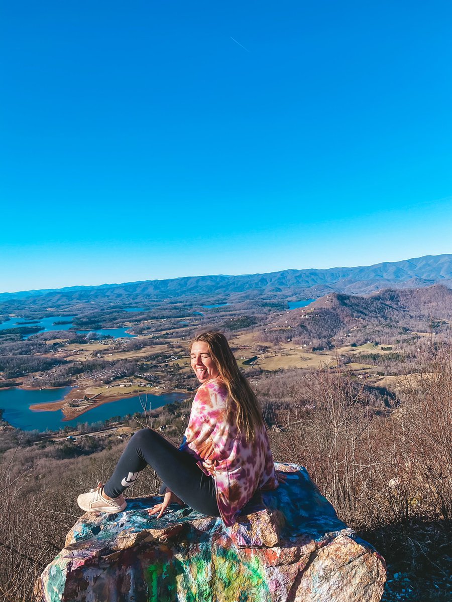 hrpannell's tweet photo. Took a nice little day trip to the mountains ⛰💚 https://t.co/RWkvPtOGpv