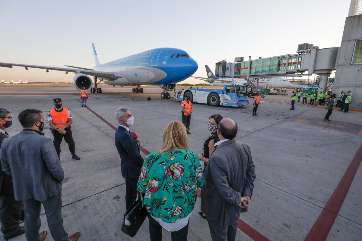 Despegó hacia Moscú un vuelo histórico de <a href="/Aerolineas_AR/">Aerolíneas Argentinas</a> para traer al país las primeras vacunas Sputnik V. 

Nuestra aerolínea de bandera está al servicio de la salud y la vida de los argentinos y las argentinas. 

#ArgentinaUnida🇦🇷