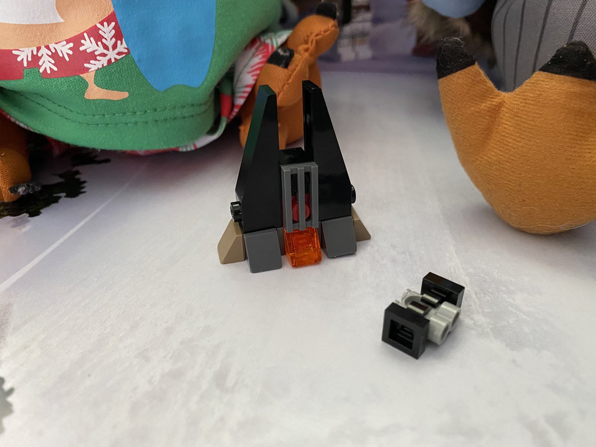 Porgie_Porgkins's tweet photo. We opened our calendar and yeah we are being honest we have no idea what this is #porgscountdowntochristmas2020
#porgstagram #instaporg #porgs #porg #porgsofinstagram #porgnation #porglife https://t.co/0hwC0YYAkI