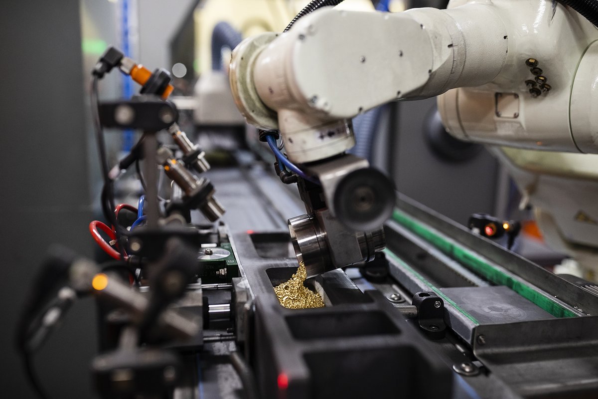 ABCRefinery's tweet image. #ABCRefinery is Australia's premier investment grade cast bar producer. Certification and packaging guarantees purity, weight and assayed precious metal content of every
ingot produced.