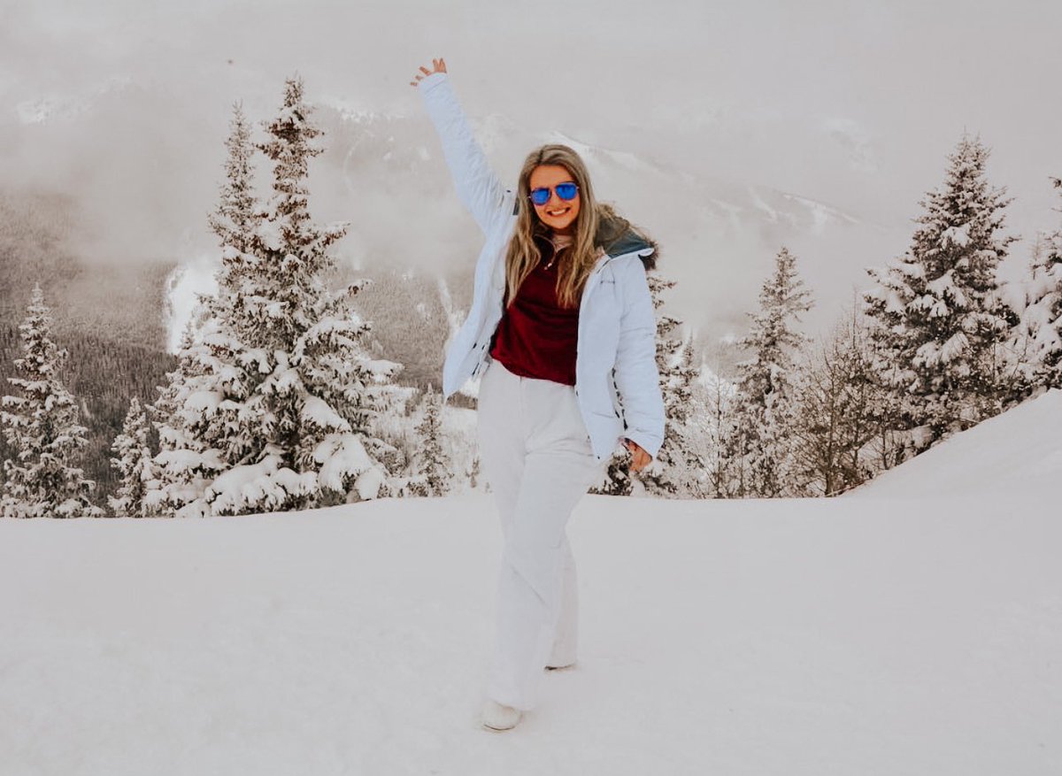 Dreaming of a white Christmas 🎿❄️🤍 <a href="/LU_ZTA/">LU Zeta Tau Alpha</a>