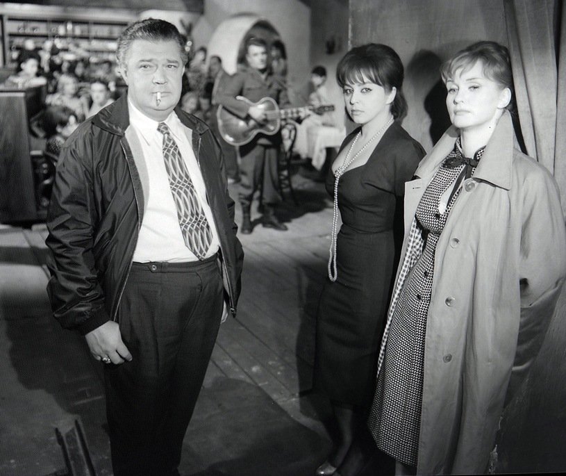 zibi20201's tweet photo. 23 grudnia 1978 zmarł w Warszawie niezapomniany odtwórca roli Zagłoby w "Panu Wołodyjowskim" - MIECZYSŁAW PAWLIKOWSKI.
Pamiętamy go głównie jako aktora, a to także nasz bohater narodowy. Podczas II WŚ, jako bombardier w polskich Dywizjonach 300 i 301, wykonał 29 lotów bojowych. https://t.co/6CGNgB88j1