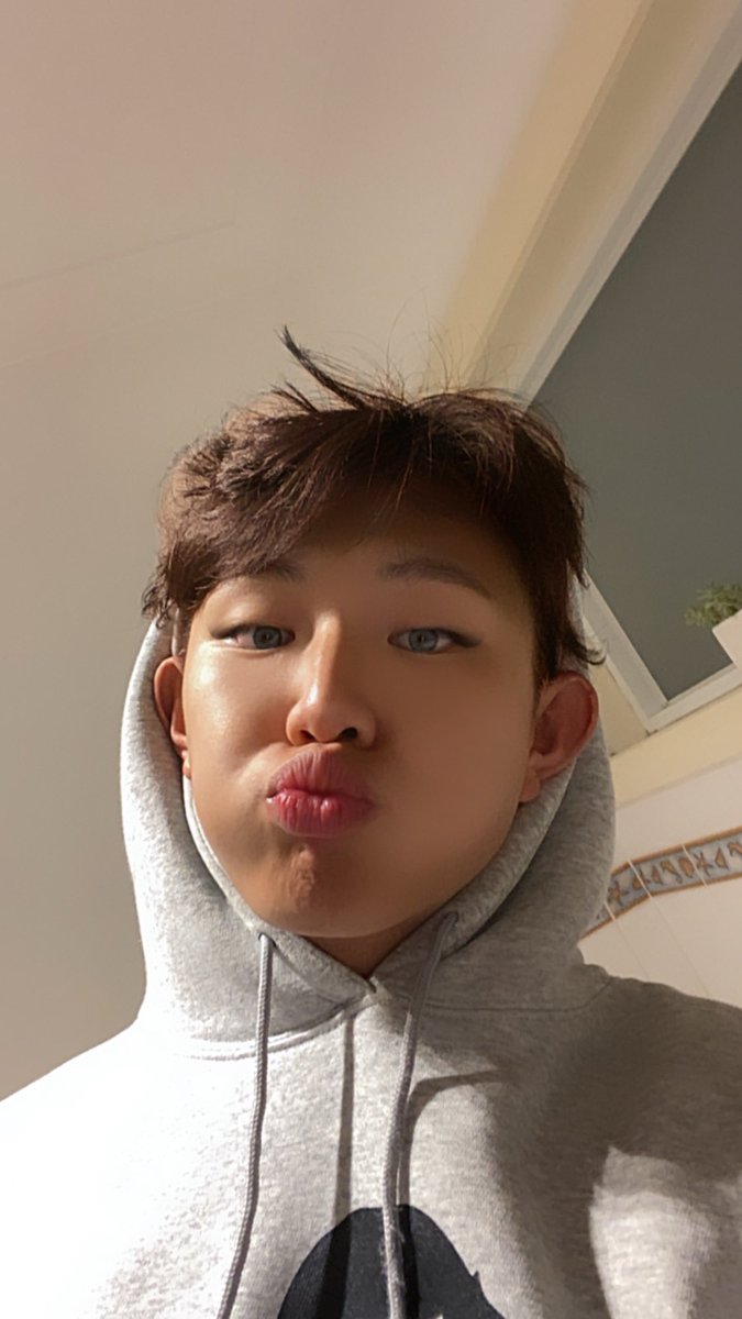 lifewfash's tweet photo. Lemme be your Lock Screen https://t.co/e5JgEIuGkL