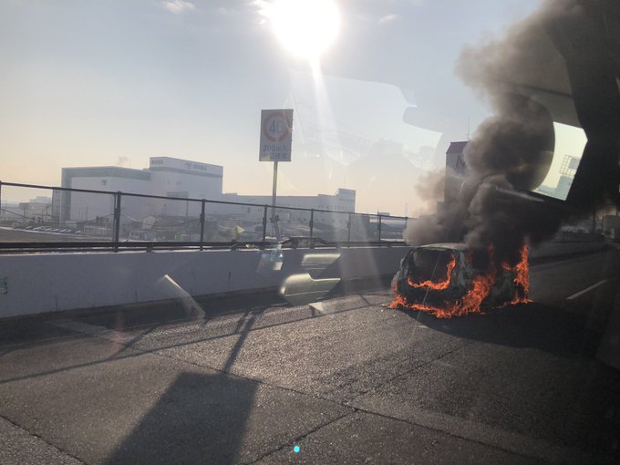 火事 近畿道 門真市付近で車両火災 車が炎上 怖すぎた 現地の画像まとめ まとめダネ