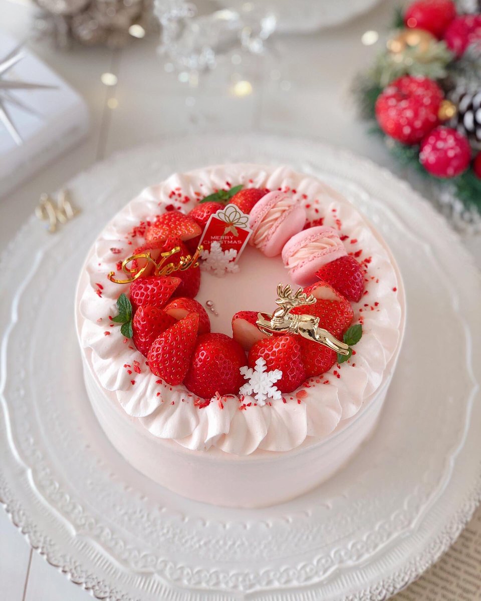 Moe いちごケーキ 中は苺なしのシンプルなケーキ お菓子作り クリスマス デコレーションケーキ コッタ Moe いちごケーキ 中は苺なしのシンプルなケーキ お菓子作り クリスマス デコレーションケーキ コッタ
