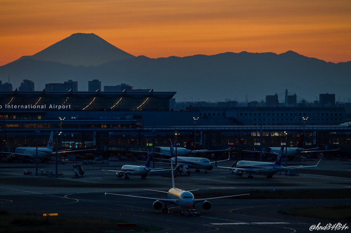 HND34L34R's tweet photo. 最近寒くなってきましたね🥶
冬らしい写真をパシャリ📷 https://t.co/3unofucxGd