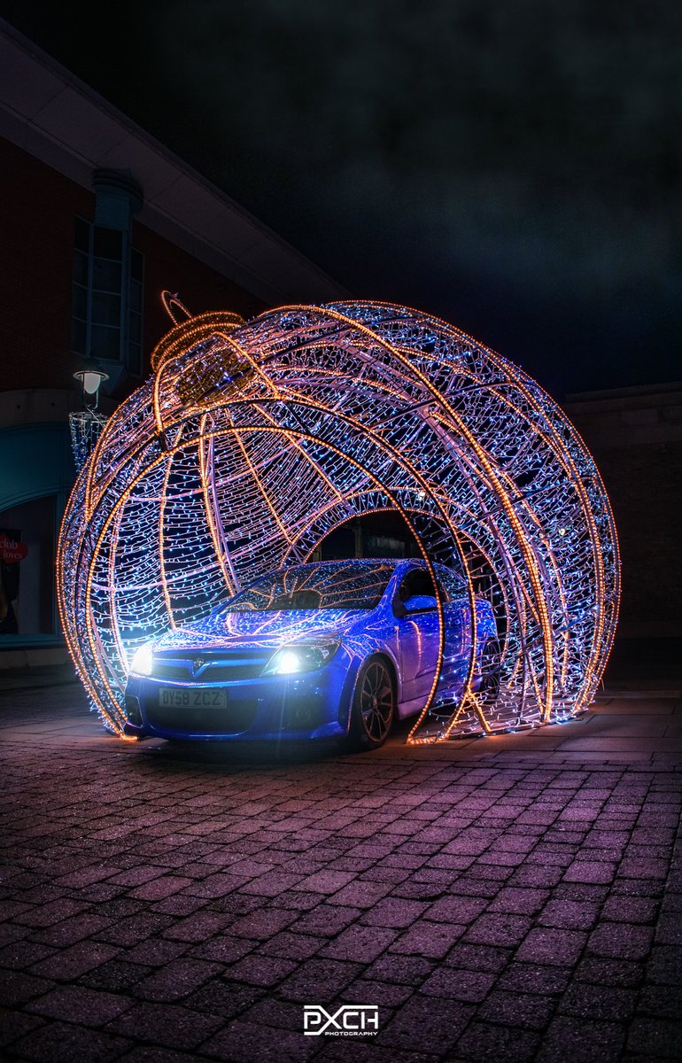 pxchey's tweet photo. The photo that made my Instagram trend... Very proud of myself! 2021, I'm coming for ya! @vauxhall https://t.co/sR6RFOMelF