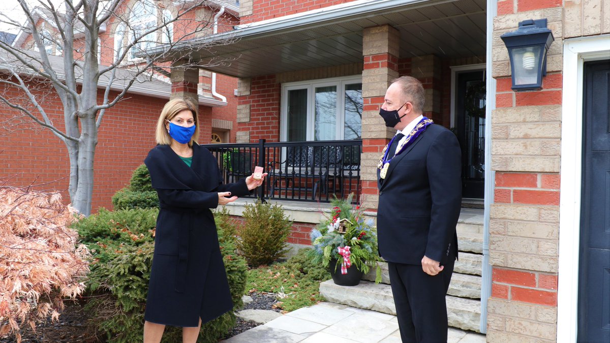 mbmayor's tweet photo. It is a privilege to present the #OrderOfVaughan – the City's highest civic honour – to Mark Falbo, Frank Fazzari, Rina Pillitteri and Mary Reali – four exceptional individuals who have made a meaningful impact in our society. https://t.co/tP7nw9qEr3