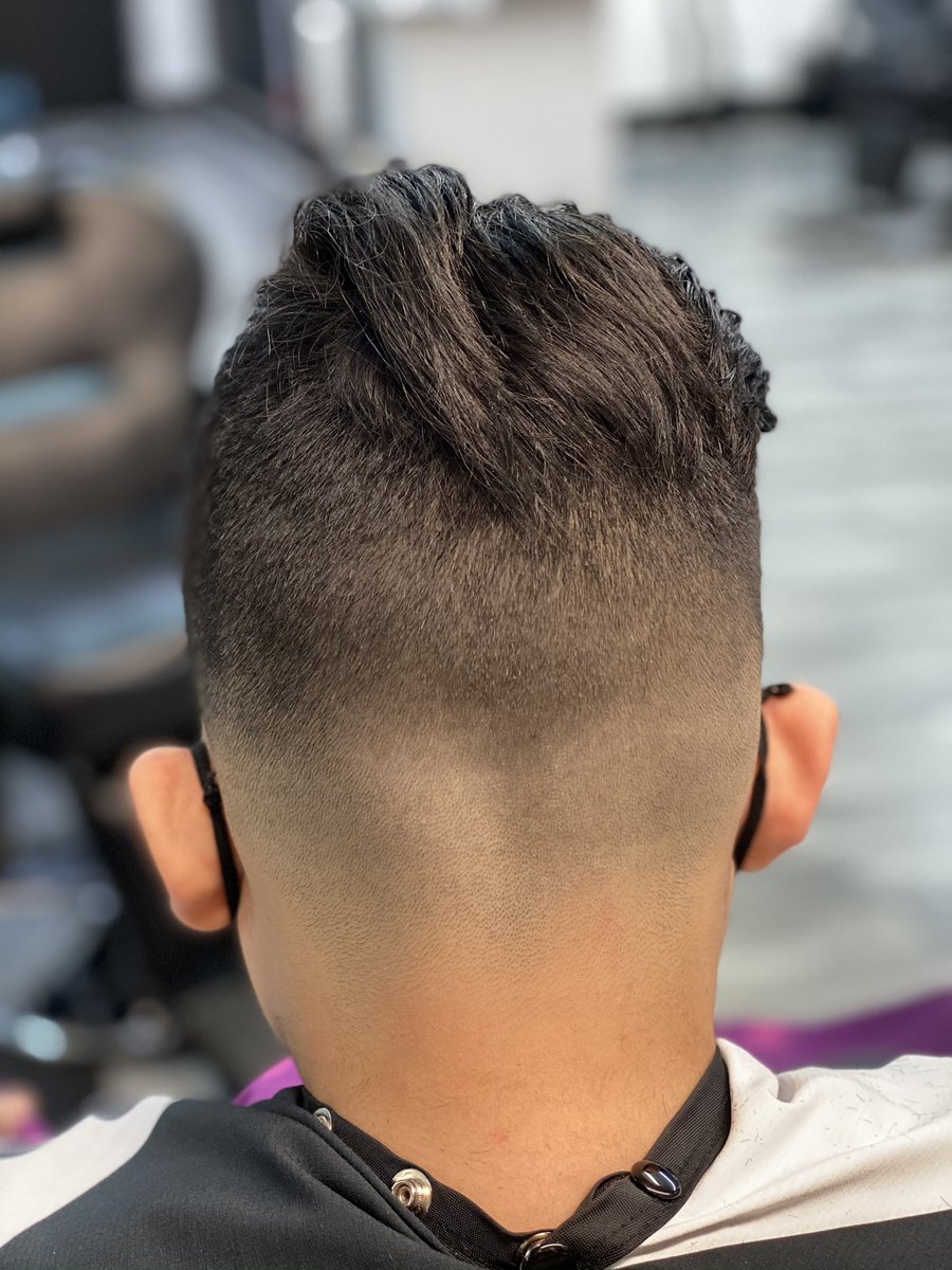 pockets_1's tweet photo. Book with me 💈 https://t.co/XSOtwQOsCM