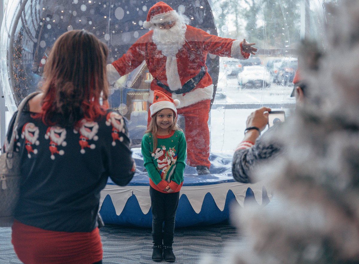 wavegreatneck's tweet photo. IT’S ALMOST CHRISTMAS EVE! Join our services in person or ONLINE at 3:30PM &amp; 5:30PM! https://t.co/F1cqEhSGJ4! #wavechurch https://t.co/Tt4CWolVon