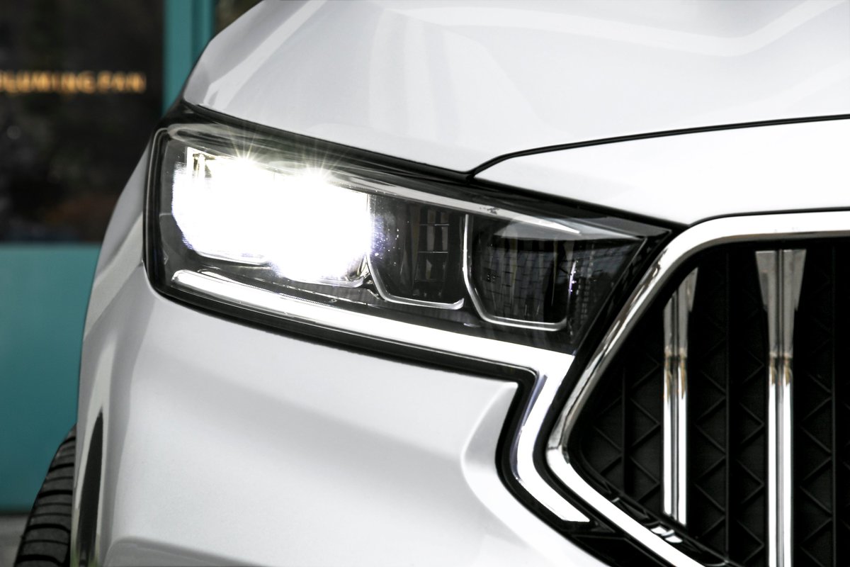 HMGnewsroom's tweet photo. [#HMG] No matter where the road leads, the #K7Premier guides you along the way. #K7 #PremiumSedan #Kia https://t.co/zTkA1hUKH8