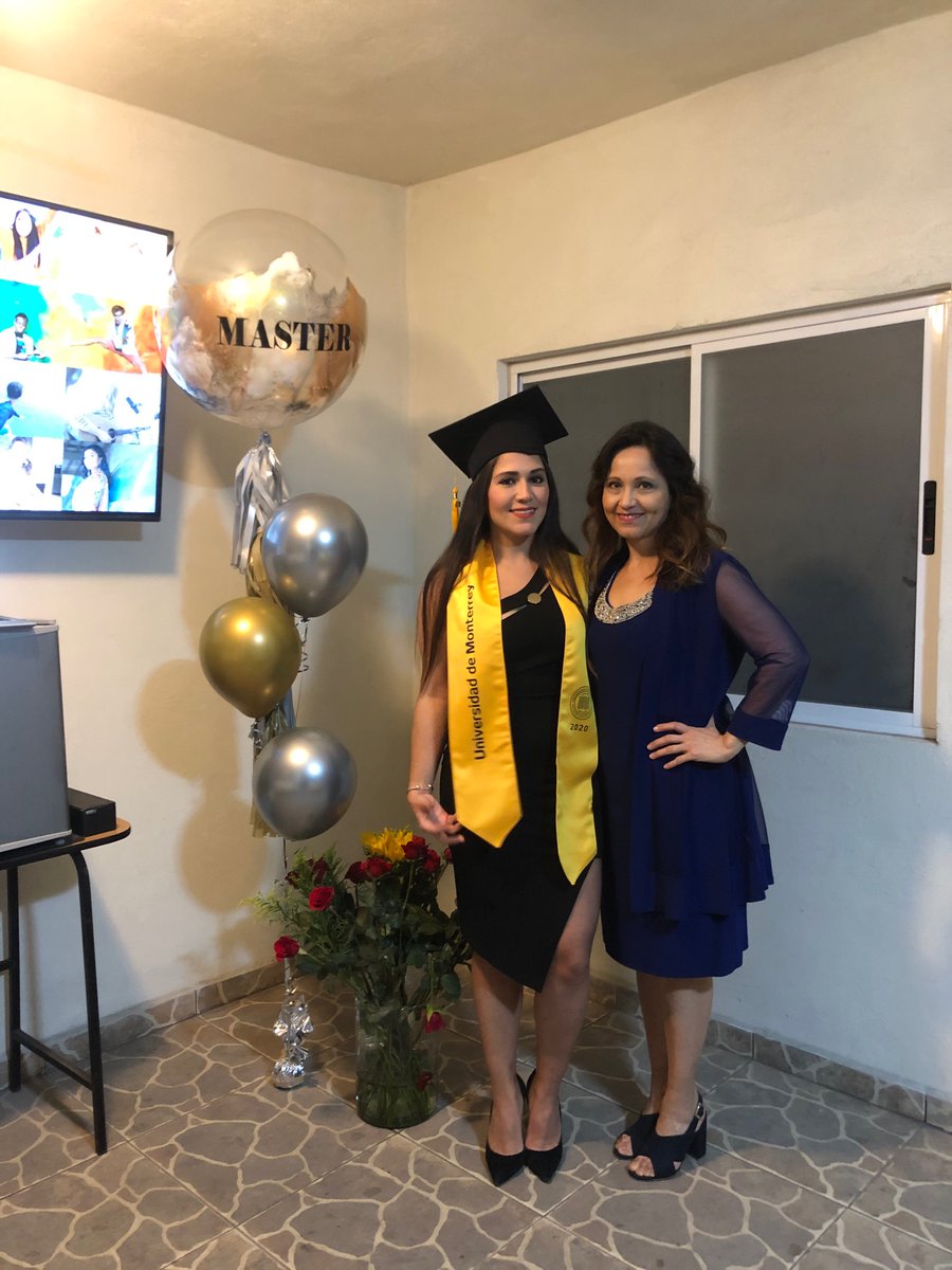 anneidy_solis's tweet photo. Feliz #CommencementUDEM https://t.co/vCRhzoCPNz