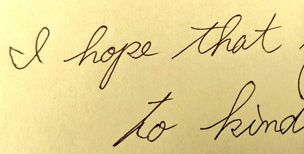玲ー ー 筆記体って単語同士繋げて書いていいのか未だに謎 でもさ 離して書くと筆記体の意味が無い気がしてる T Co 4rti2x2svx Twitter