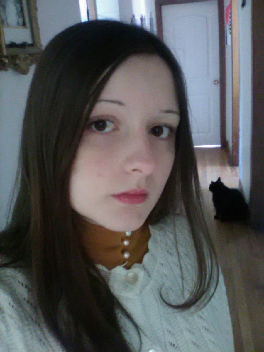 animalcrossinnn's tweet photo. I'm becoming interested in cosplay and I was thinking that I'd like to try it but I absolutely refuse to wear contact lenses and I'm not sure what look would be suitable for my face? Any suggestions? Pictures would help. Rt would help if you think any your followers cosplay/anime https://t.co/5a5nx6o65E
