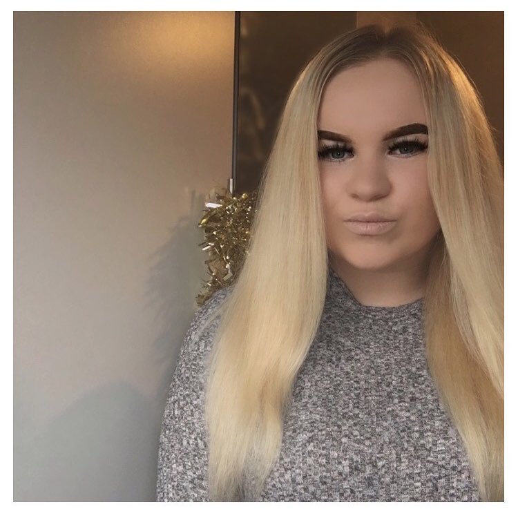 Chloejadeburkey's tweet photo. 🎄 𝙲 𝙷 𝚁 𝙸 𝚂 𝚃 𝙼 𝙰 𝚂 • 𝚆 𝙴 𝙴 𝙺 🎄 https://t.co/izoaEqoYv4