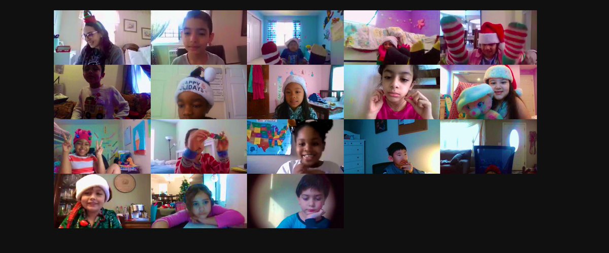 ✨Holiday Spirit Week Day #2: Favorite holiday hats and accessories🎅🏻 #SpiritWeek