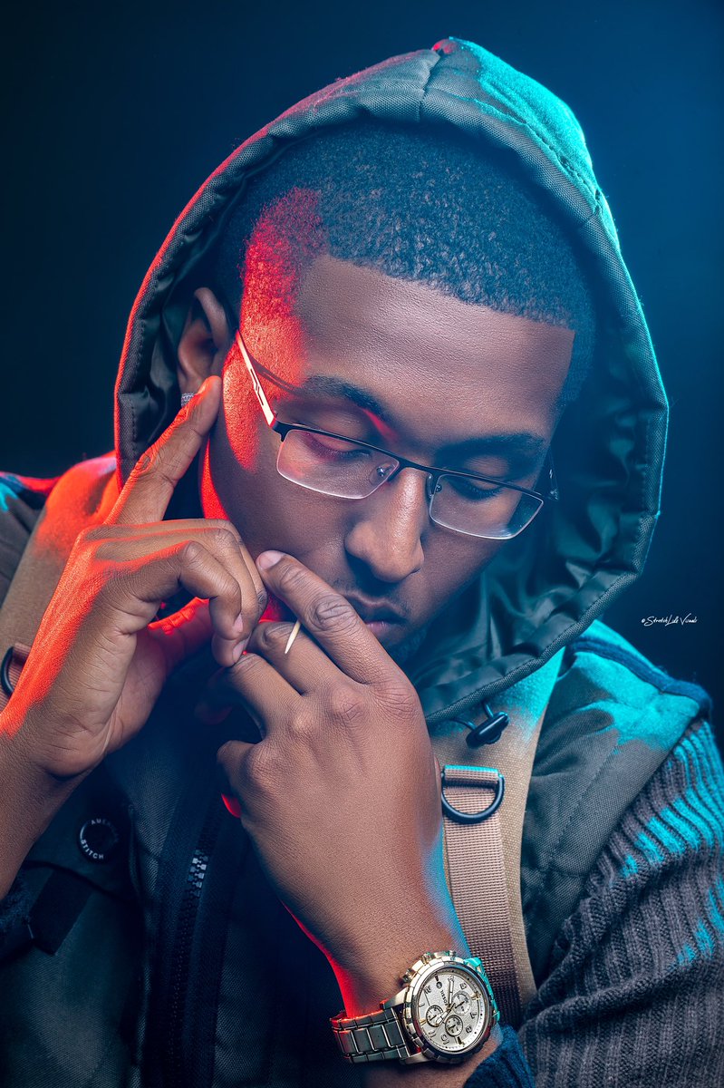 ItsNickFam's tweet photo. I think it’s time to take my portraits to the next level....how’s it look? 📸❤️ https://t.co/yGXARKr0Jy