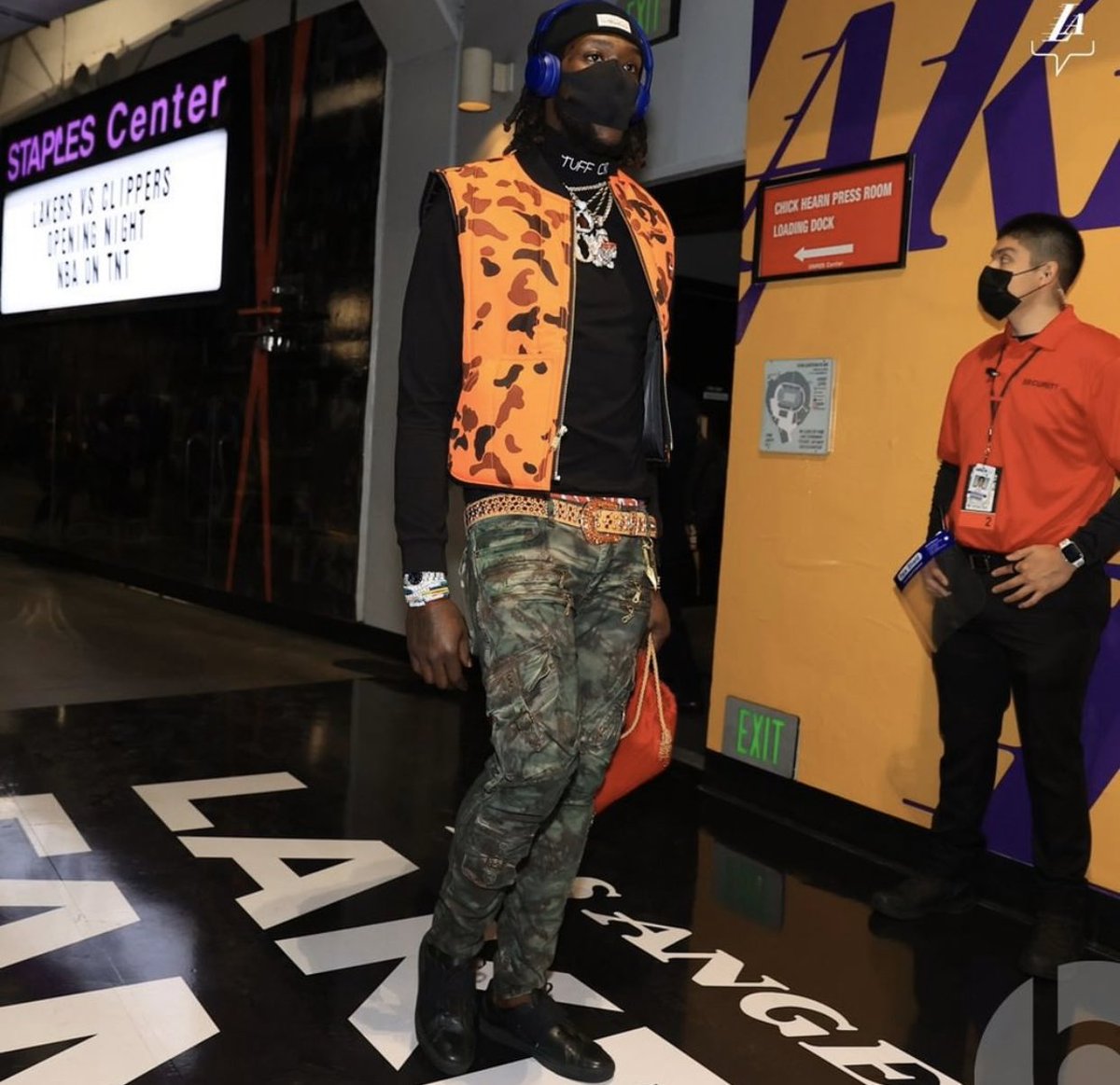 GioXclusive's tweet photo. Welcome To The Xclusive Family! @MONSTATREZZ #GioXclusive #CustomKicks #NBAKicks https://t.co/aS0jUw2Z5w
