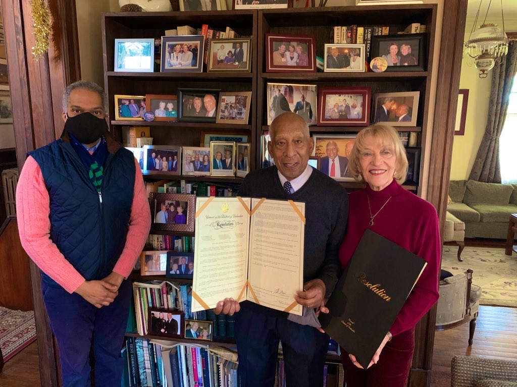 1/2 Join me in celebrating Loretta Neumann &amp; Dan Smith. Loretta’s work, service, &amp; accomplishments as a community leader, business owner, Hill staffer, humanities advocate, and efforts to preserve civil war history have made a lasting  impact across the District and our nation