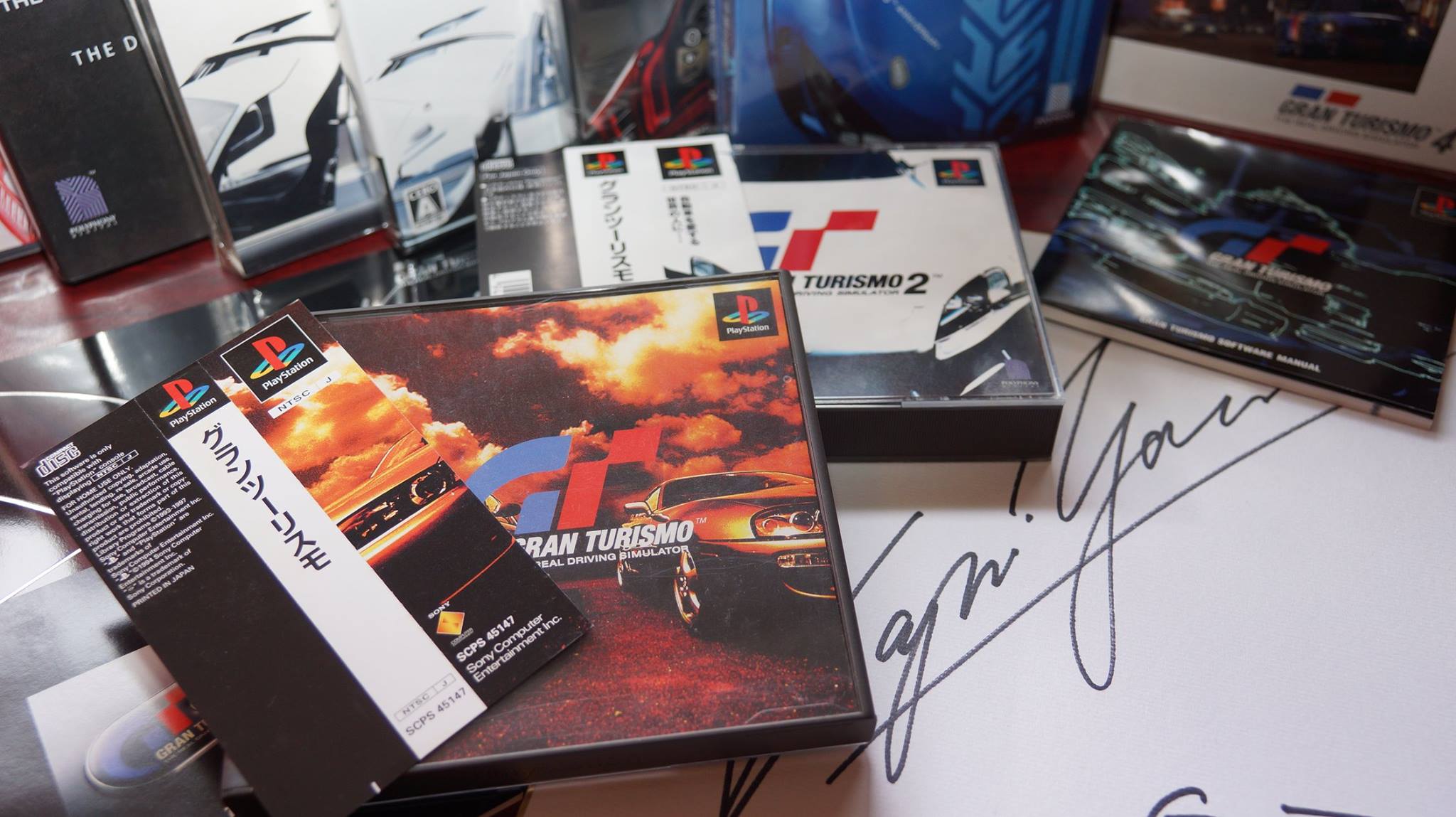 O Xrhsths Playstation Taiwan Sto Twitter 跨越世紀的跑車浪漫 23載 1997年的今天 12 23 駕車模擬傑作系列 Gran Turism 首部作於初代ps上問世 你的第一款 Gt 是哪款呢 Gt 歷史上的今天
