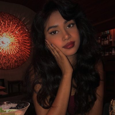 offreyx's tweet image. #NovaFotoDoPerfil então é natal 💐