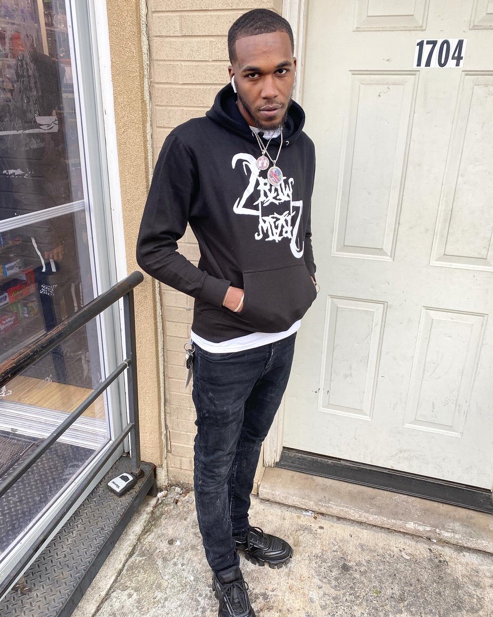 SosaBlock2RAW's tweet image. Opps Wan Catch Up To Me I Aint Bitchin! I Aint Da Same.. I Move Alil Different! 🗣 (2RAW MERCH) #2RAW #SOSABLOCK #HOODRICH4EVER #DEEPERTHANMONEY #OUTNOW #LINKINMYBIO