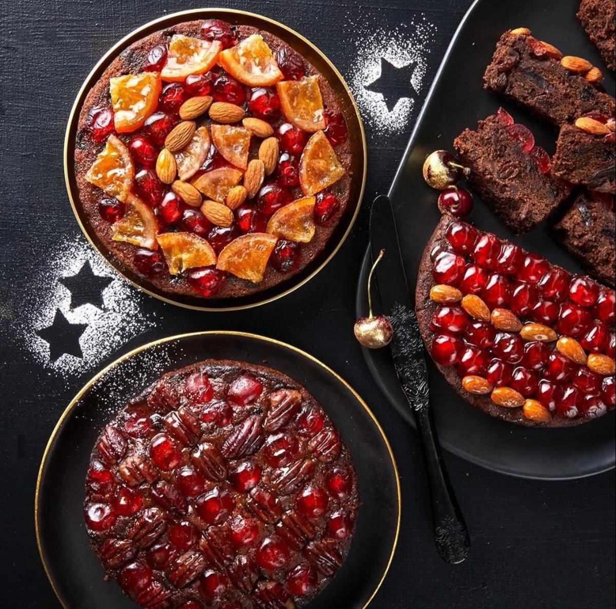 SandtonCity's tweet photo. And now for dessert 😉 Classic Christmas cake, gingerbread cookies, bûche de nöel, sugar cookies, peppermint bark... you name it, @CheckersSA has all the ingredients you need to whip it up.
#IconicSandton #CreateTomorrow #BuildTomorrowTogether #Checkers #Christmas #FestiveSeason https://t.co/TrrCMKkWXJ