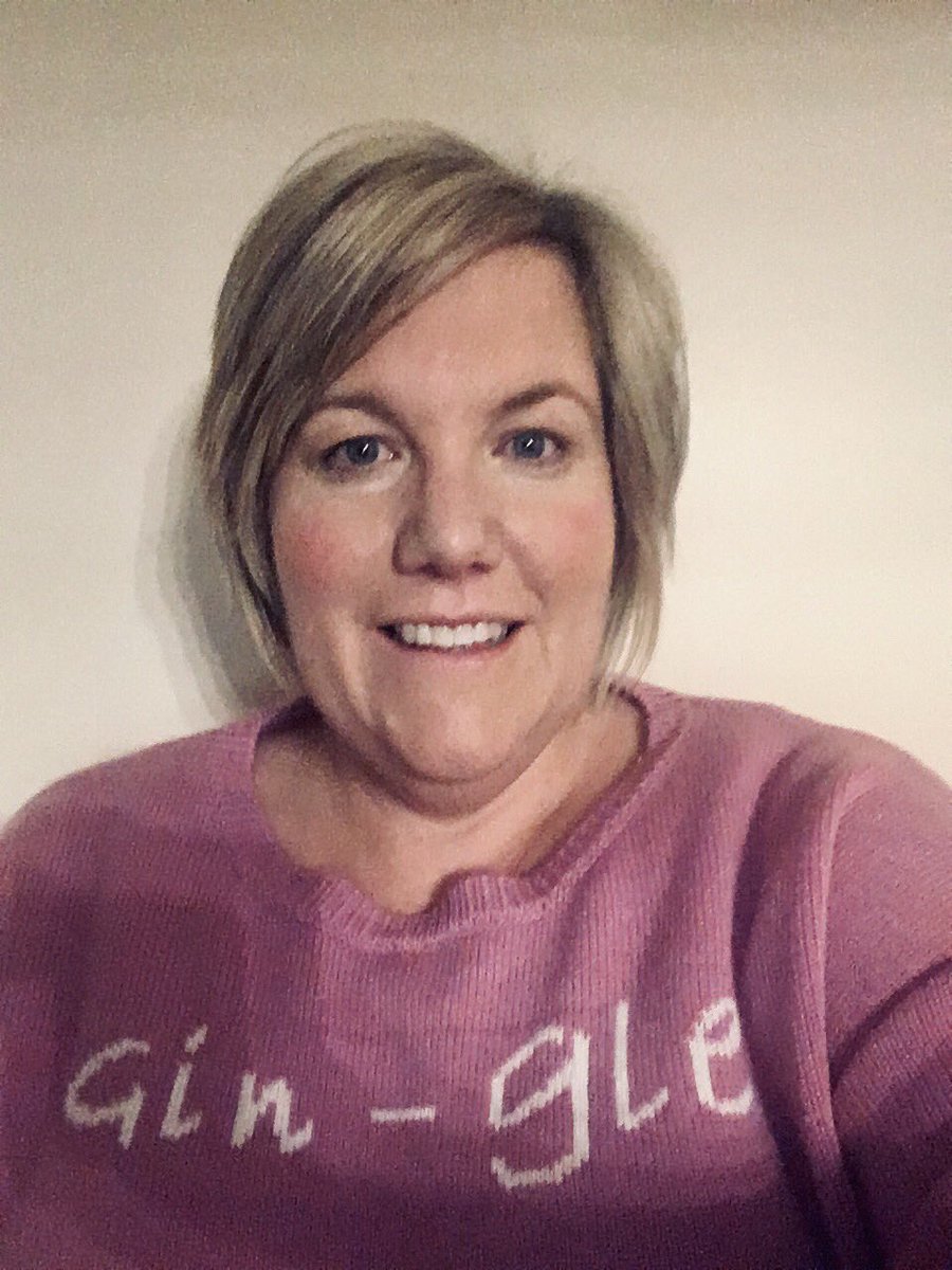 SusieWof's tweet photo. Struggling to find my Christmas spirit...... 🎄 🎅🏻 🎄 #gingle #christmas #CovidChristmas2020 https://t.co/D4nLN9ByTI