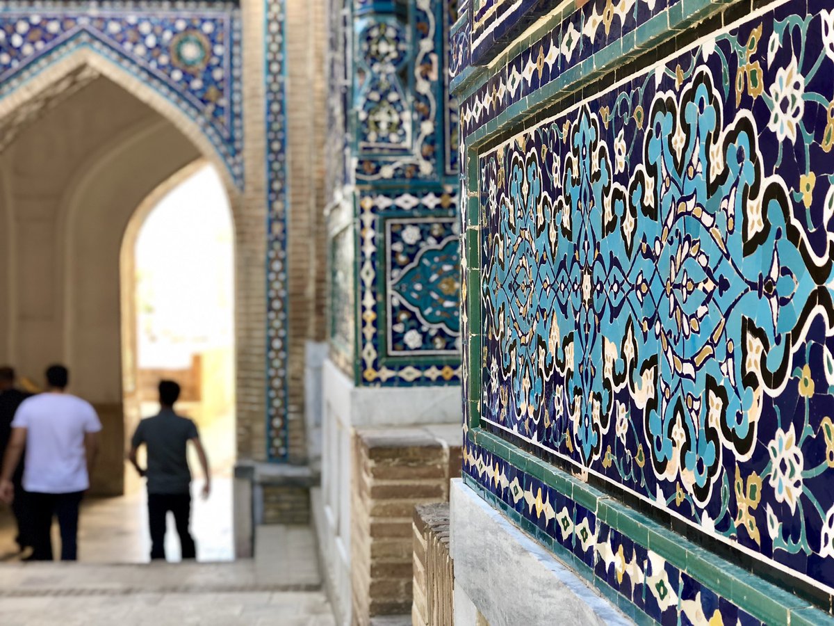 медресе тилля-кари. россияне туристы в самарканде. выжить в самарканде победил. самарканде саади. самарканд туризм полиция.