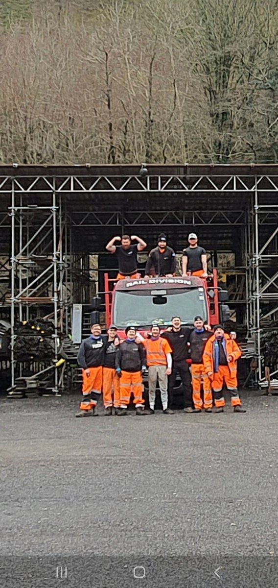 ASWSCAFFOLDING's tweet photo. And thats a wrap ! #teamasw are done with 2020. Well earned break needed.  Not all the lads were in the photo as they off with holidays etc couple of lorries to collect from 6 weeklys and we good to go again in 2021 ! Merry Xmas to our friends and customers #welshscaffs https://t.co/o6aHAelXev