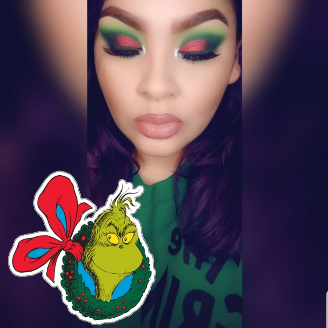 EstradaMaralyn's tweet photo. Merry Grinchmas #makeup #makeuplook #makeupselfie #makeupartist #makeupenthusiast #merrygrinchmas #holidaylook #christmasmakeup #colourpopme #colourpopcosmetics #makeupamurder #neongreen https://t.co/jYhvDTfxUB