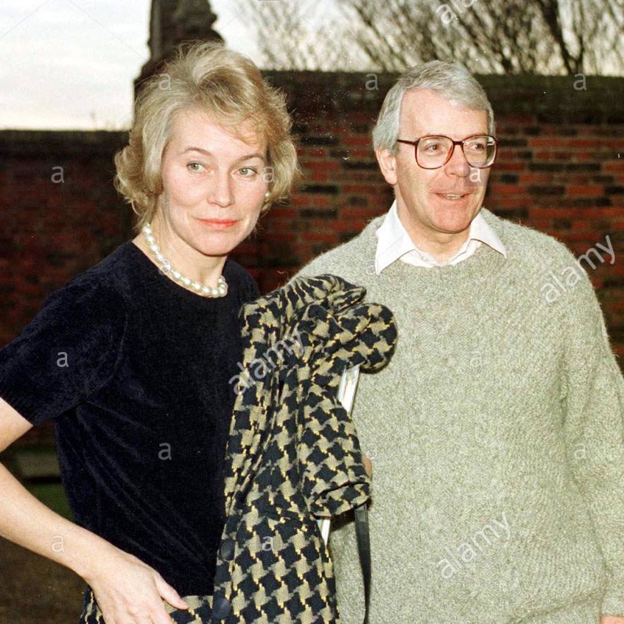 Festive Thread: “WAS IT DELBOY WOT WON IT?”It's Christmas 1996 and Labour are 36pts clear in the polls. With the Tories in disarray, the Major Government clutches at one final straw. They think Only Fools and Horses might cost them even more votes...