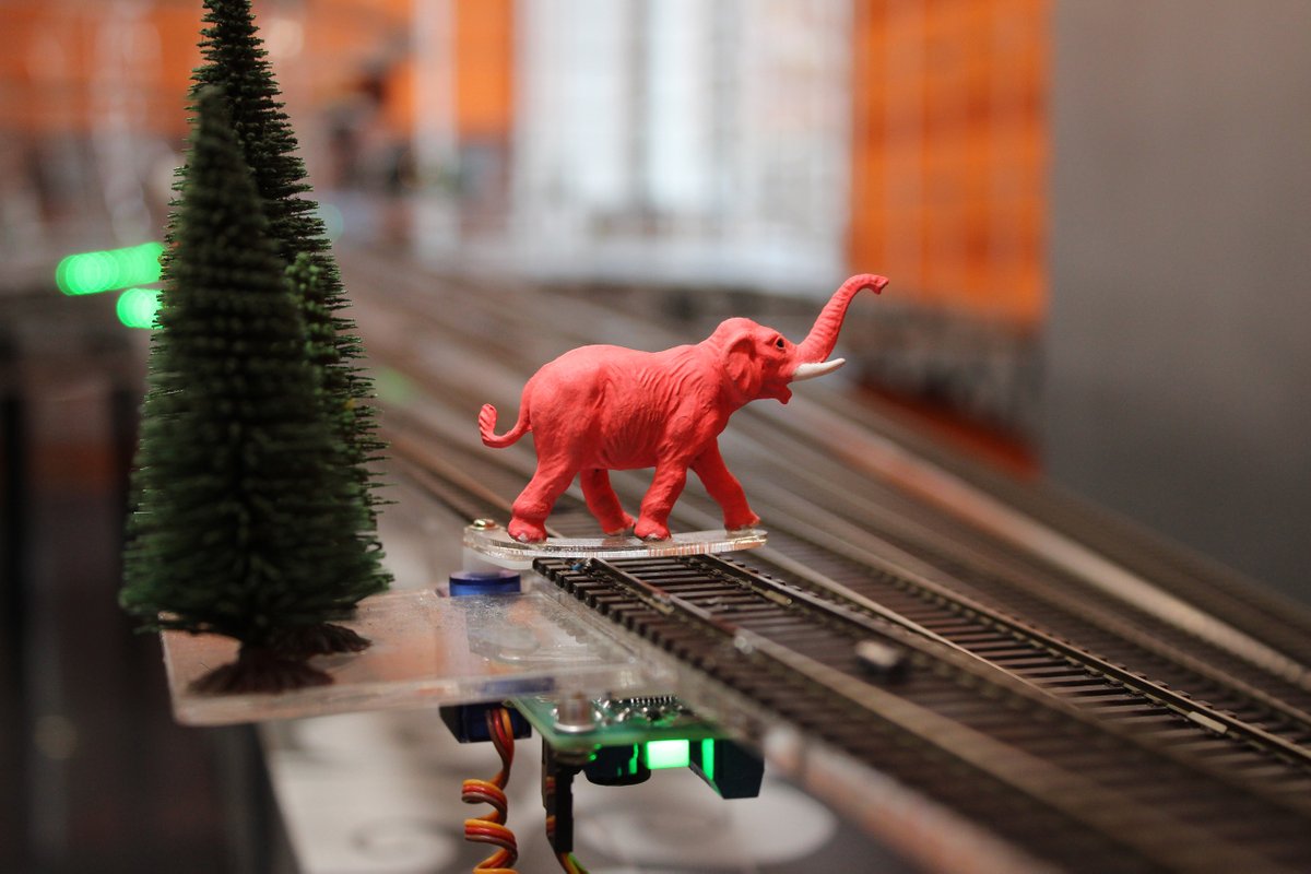 Розового слона видели?

Не понимаете, о чём речь? Читайте!
pikabu.ru/@GrandMaket