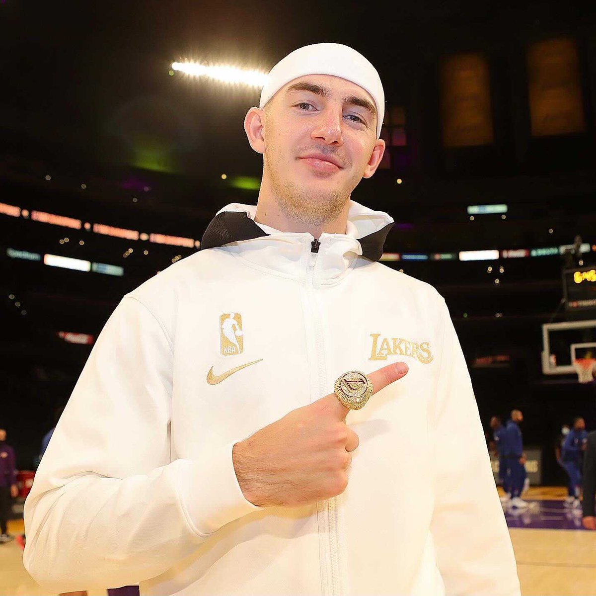 BleacherReport's tweet photo. FIRE.

(via @NBA) https://t.co/Q6z1H64Anu