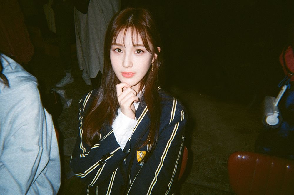 weeekly lee jaehee with her god-tier visual— a very necessary thread;