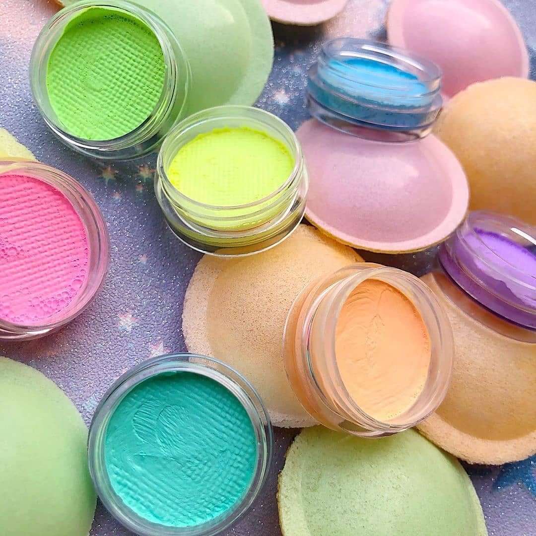 MBA Cosmetics (My Beauty Addiction) (@mbacosmetics) on Twitter photo #Repost <a href="/mbacosmetics/">MBA Cosmetics (My Beauty Addiction)</a>
• • • • • •
I ❤ this adorable product shot of our Aqua-Liners Pastel Collection.
Photo by @the.beauty.boo
#pastelmakeup #pasteleyeliner #indiemakeuplover #indiemood #indiemakeup #pastelgoth #uvreactive #eyelook #makeupmusthave #MBACosmetics #Repost <a href="/mbacosmetics/">MBA Cosmetics (My Beauty Addiction)</a>
• • • • • •
I ❤ this adorable product shot of our Aqua-Liners Pastel Collection.
Photo by @the.beauty.boo
#pastelmakeup #pasteleyeliner #indiemakeuplover #indiemood #indiemakeup #pastelgoth #uvreactive #eyelook #makeupmusthave #MBACosmetics