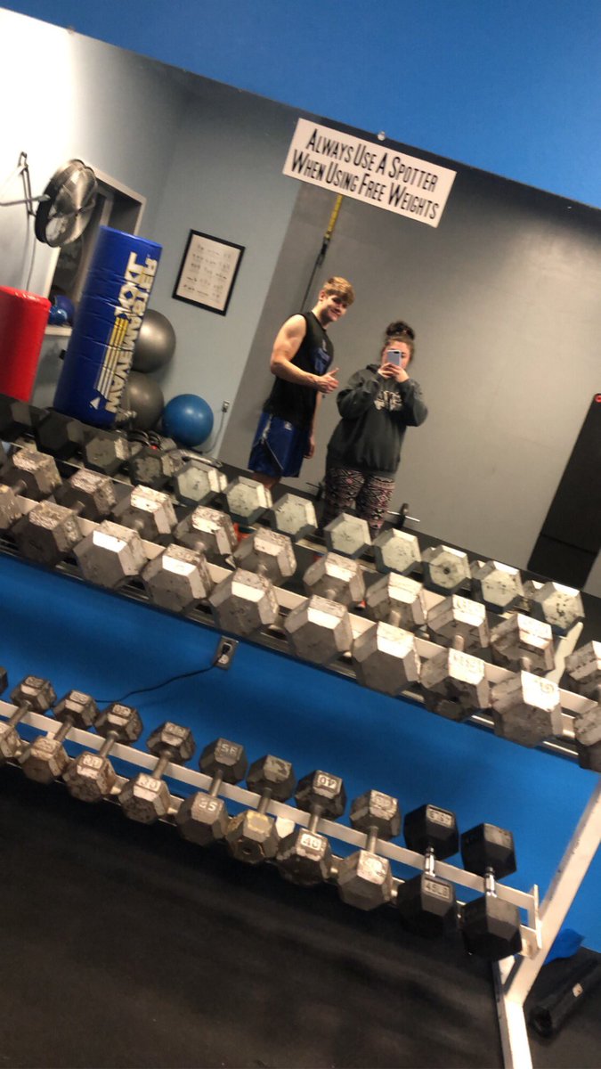dancingmes's tweet photo. Week 8: Filling in for dad, sick pump bro🏋️ @RyleeScott11 https://t.co/dqVtovYV59