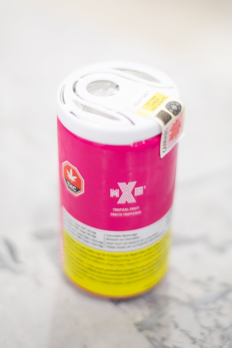 One thing I noticed right away about the  #XMG  #Tropical  #Fruit - it has the same opening mechanism as  #Houseplant and  #Deep  #Space from  @CanopyGrowth...