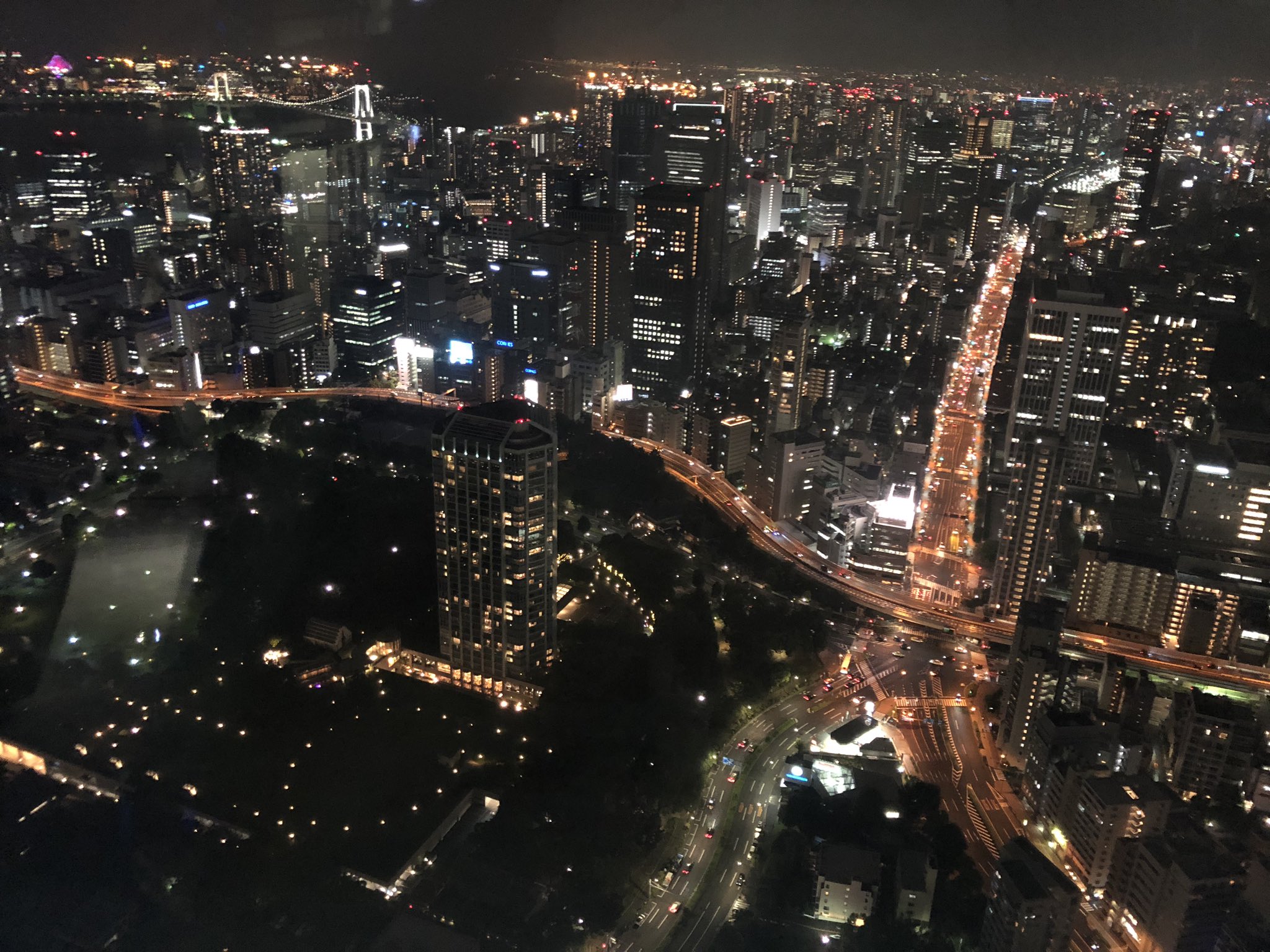 Nakamuraemi 今日は東京タワーの誕生日 19年ここに行って私は救われて 東京タワー という曲ができて 今年はそれをリリースして コロナでも配信ライブを続けて 沢山歌いました T Co Sfxvwmgerl 62歳おめでとう てっぺんについたら東京中