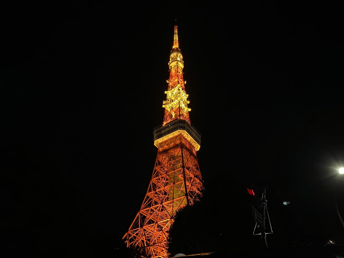 Nakamuraemi على تويتر 今日は東京タワーの誕生日 19年ここに行って私は救われて 東京タワー という曲ができて 今年はそれをリリースして コロナでも配信ライブを続けて 沢山歌いました T Co Sfxvwmgerl 62歳おめでとう てっぺんについたら東京中