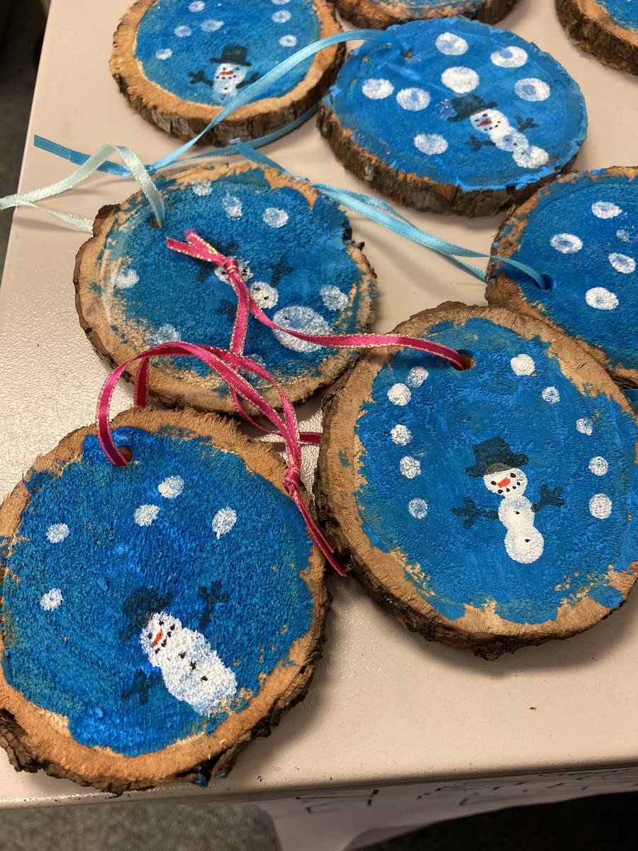 HeilmanMolly's tweet photo. The kindergartners made these ornaments today for their parents. Nice job kids! https://t.co/4g4U4wxkOj
