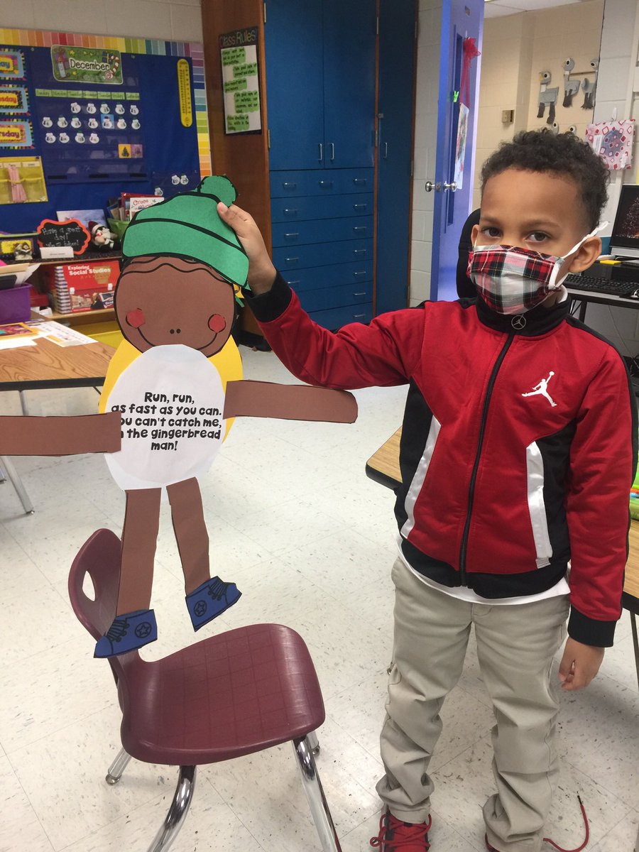 library_terry's tweet photo. Christmas books and Art #tomiedepoala #gottahaveglitter #gingerbreadman #run,runasfastasyoucan!!                
@library_terry @MichaelPoore1 @LrsdMedia @lorilms @lrsd @redheadteach https://t.co/Xq3iGPuOzd