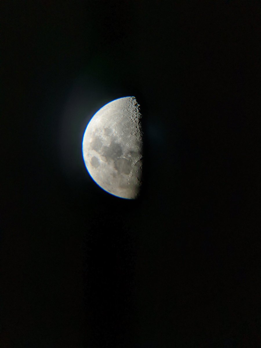 KNO3_farmer's tweet photo. My youngest had the telescope all set up for viewing when I got home!
#gottagetcameraadapter
#grattismoonshot
@smartereveryday @torybruno @Cmdr_Hadfield @sarahhickey13 https://t.co/r2rHKz8cls