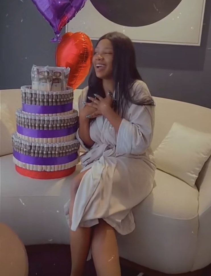 DinahAkide_K's tweet photo. 💋💋💋💋💋💋💋💋💋💋💋💋💋💋💋💋💋💋💋💋💋💋💋💋💋
25 kisses for you on yo 25th birthday
Happy birthday Tacha
#HappyBirthdayTacha
#BigTacha25 https://t.co/rpBI5bza2t