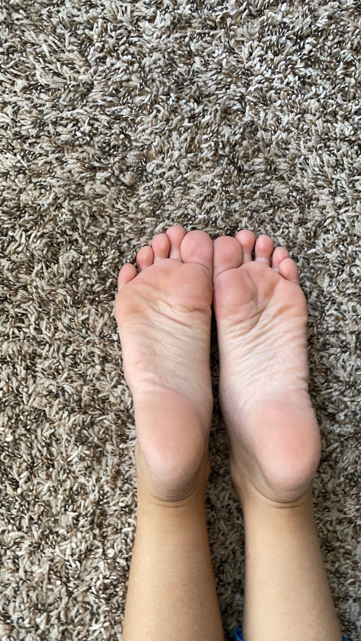 Freya Von Doom on X: Say sweet dreams to these little piggies 😘🔥 #feet # toes #tiny t.coGJ8glkKmzR  X