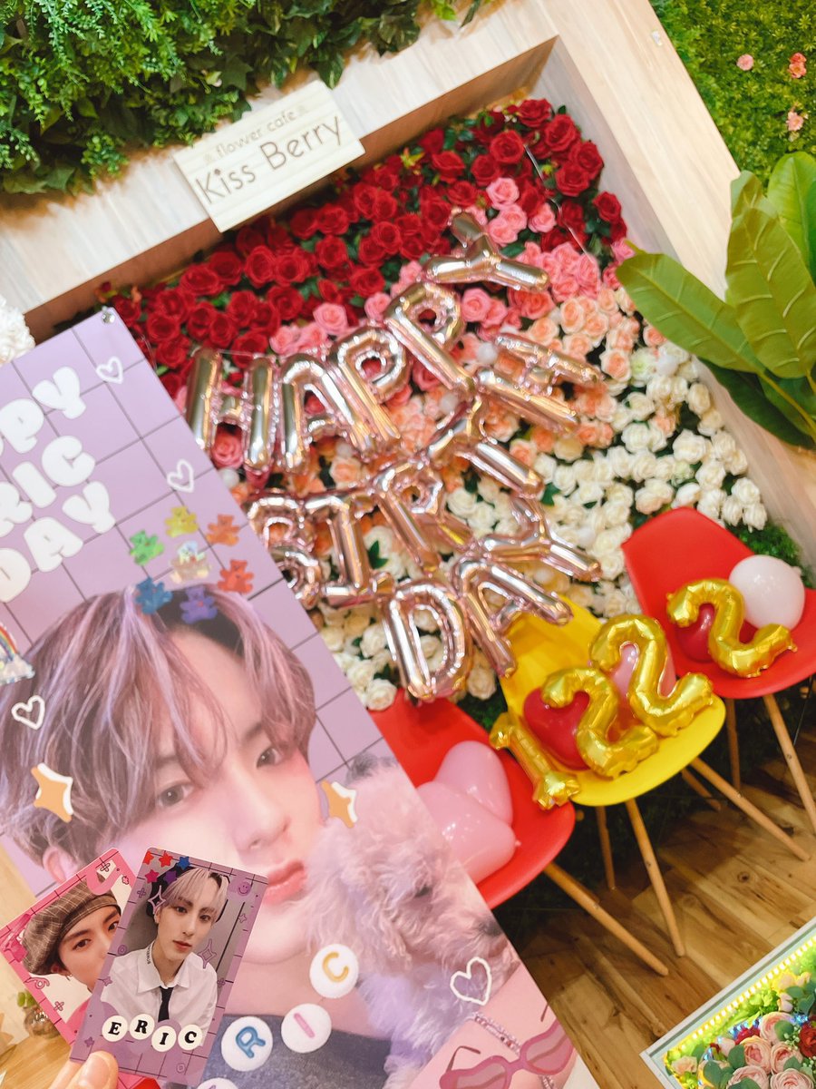 kissberry_cafe's tweet photo. 本日 #THEBOYZ #エリック くん最終日となります😭
配布は在庫が無くなるまで行いますが装飾は本日までとなります🌷
是非皆様のご来店お待ちしております☺️

#ドボ #カップホルダー #新大久保カフェ #新宿カフェ #キスベリー https://t.co/dRLouqWcw9