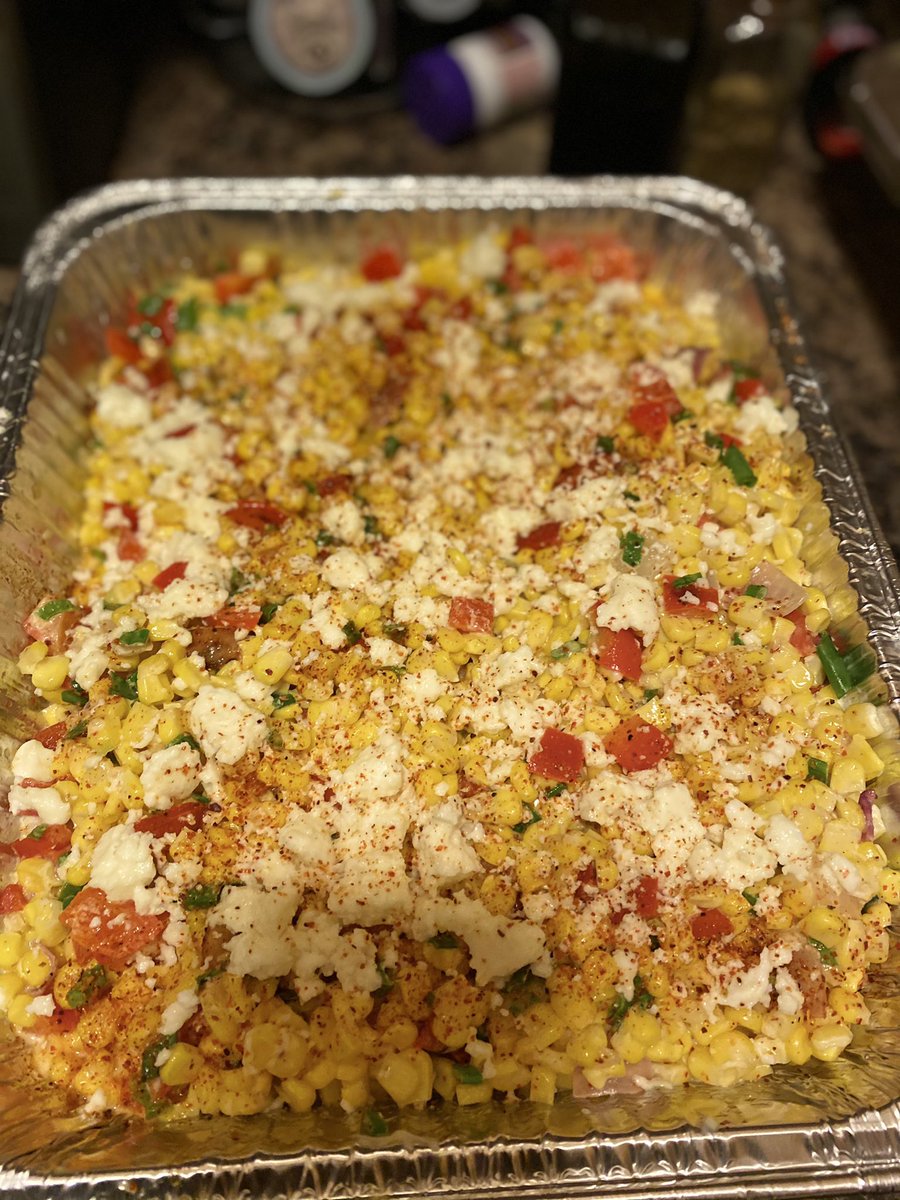 ChefDavanteB's tweet photo. And that’s a wrap! Another day another holiday catering!
#Christmas2020 #catering #privatechef #Detroit #imreallylikedat https://t.co/SQTTV7yjUO