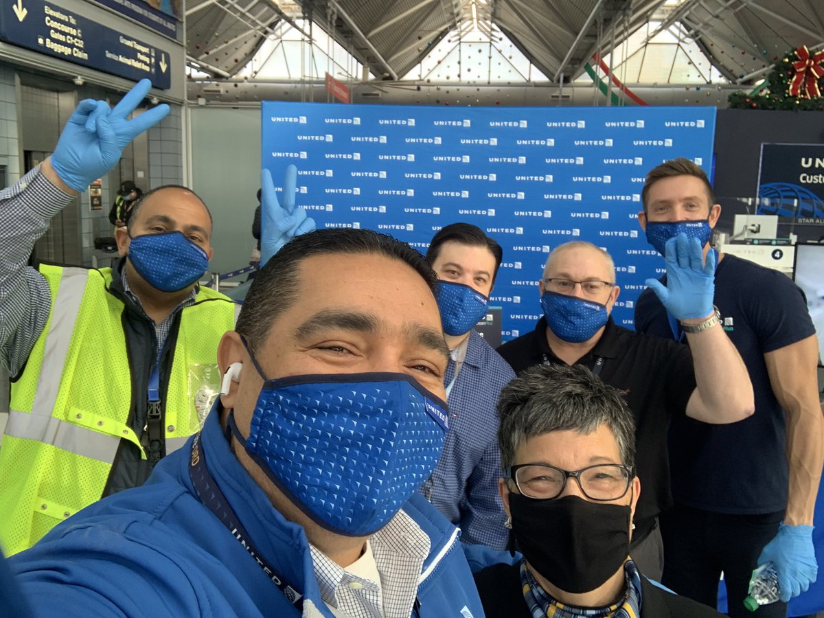 MikeHannaUAL's tweet photo. Wonderful day engaging our customers at ORD today with a rockstar crew while working our @united #CleanPlus table!!  Thanks to @OmarIdris707 and #TeamORD for a wonderful day!! @weareunited #beingunited https://t.co/grjwS8qMIT